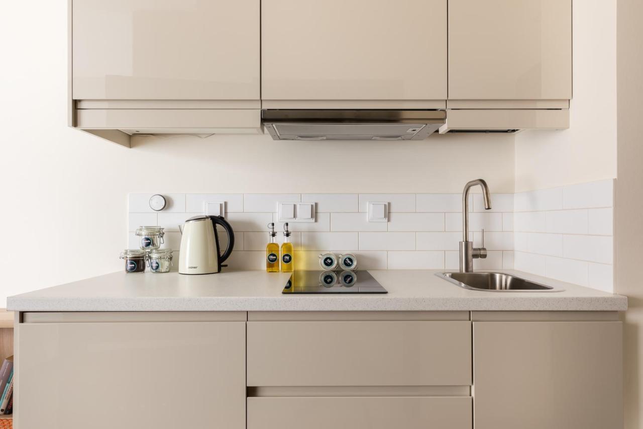 Pawia 51 - Comfort Studio By Noclegi Renters Varşova Dış mekan fotoğraf